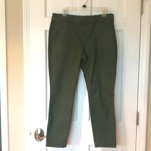 Old Navy Straight Legged Ankle Length Pants NWOT